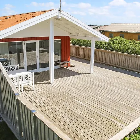 I Vejlby Klit Taet Pa Vesterhavet Sj144 *