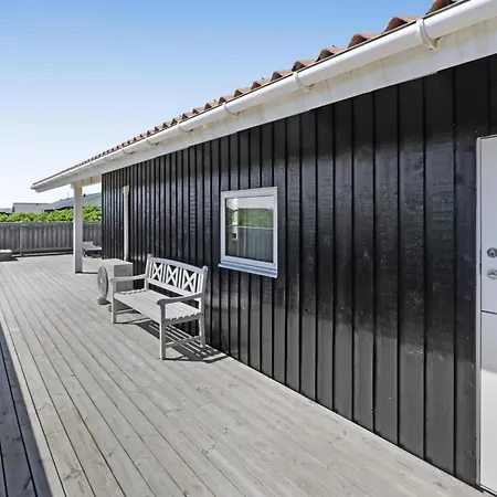 I Vejlby Klit Taet Pa Vesterhavet Sj144